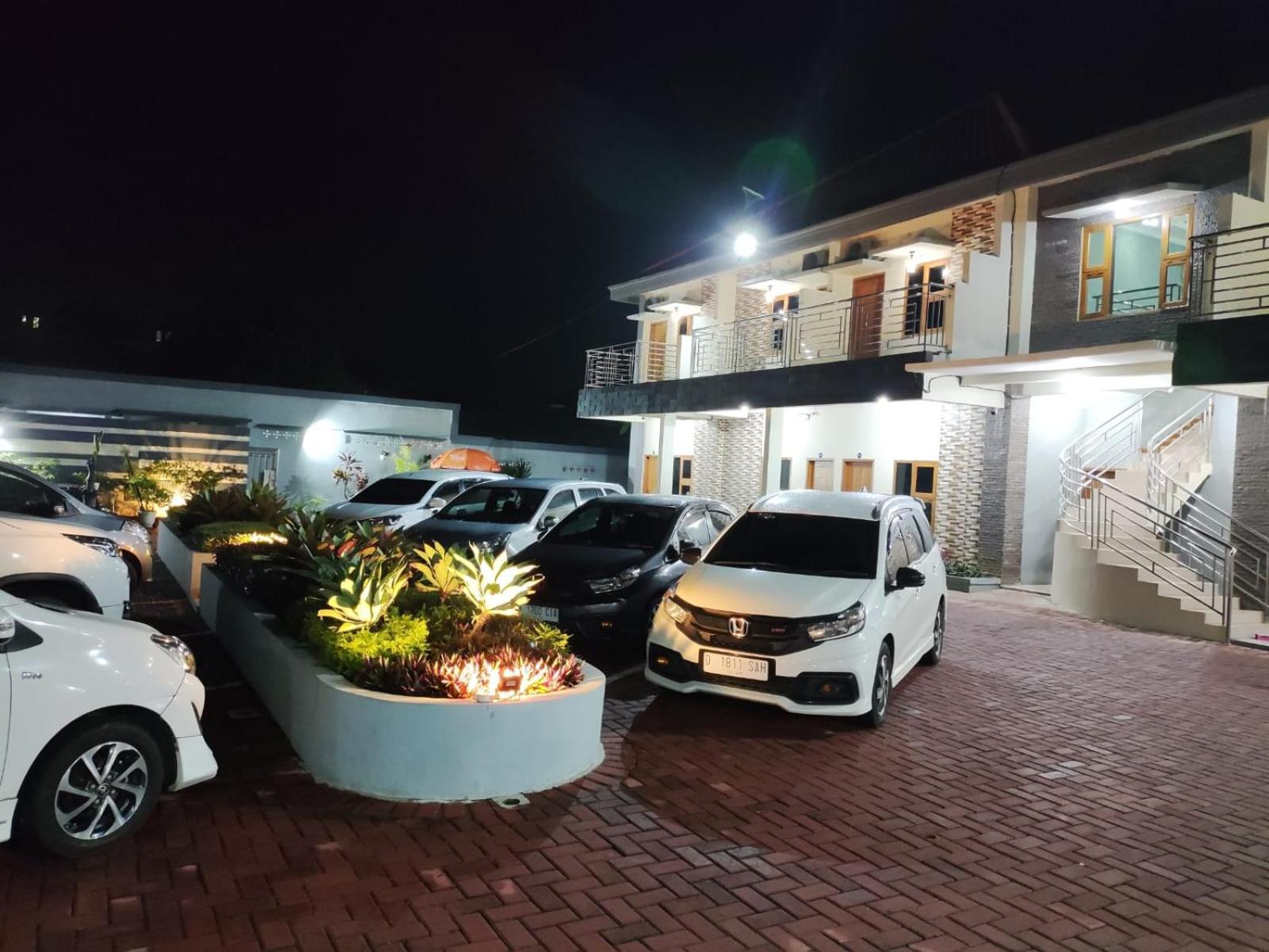 Hotel Cibening Пурвакарта Экстерьер фото