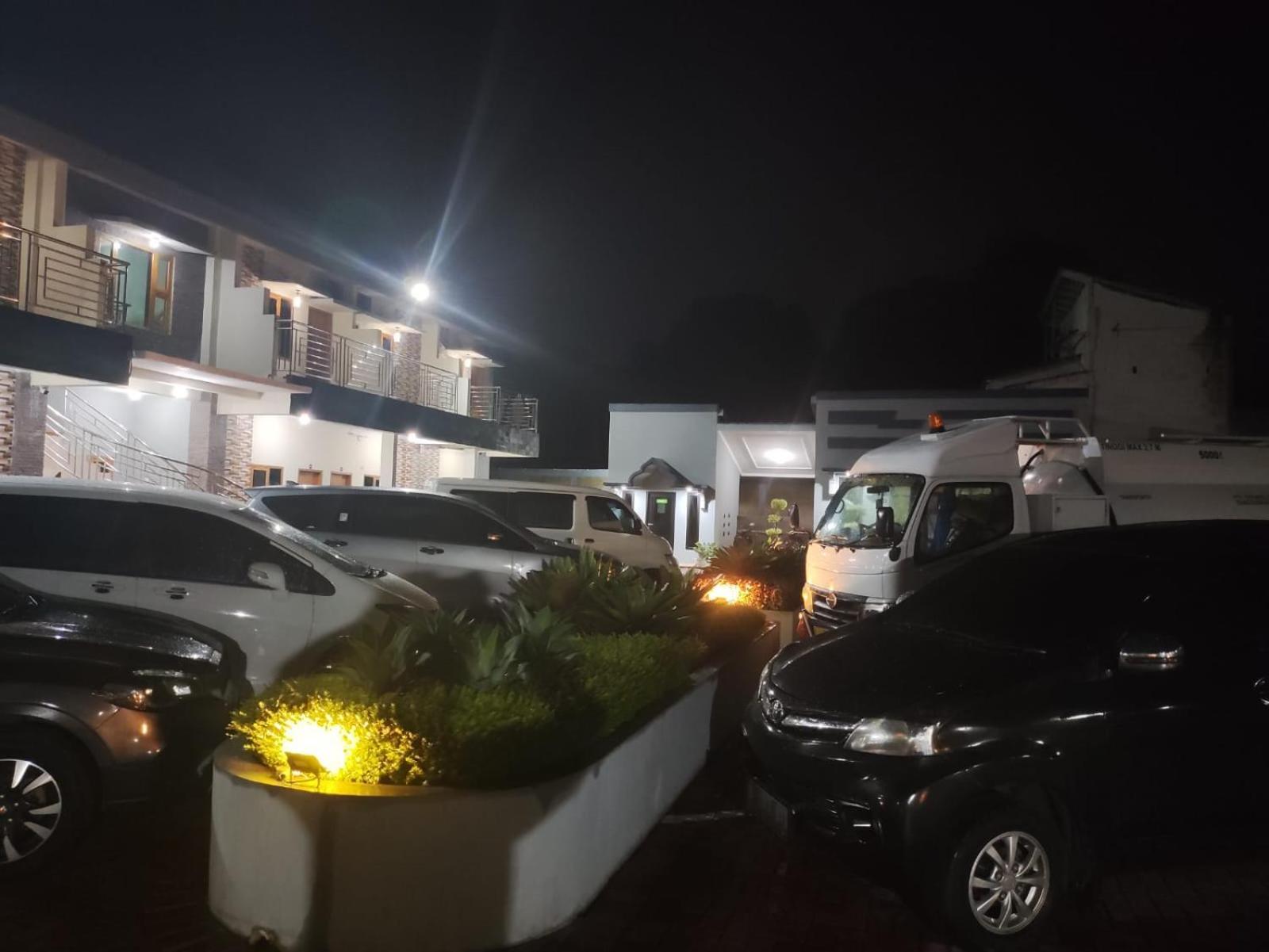 Hotel Cibening Пурвакарта Экстерьер фото