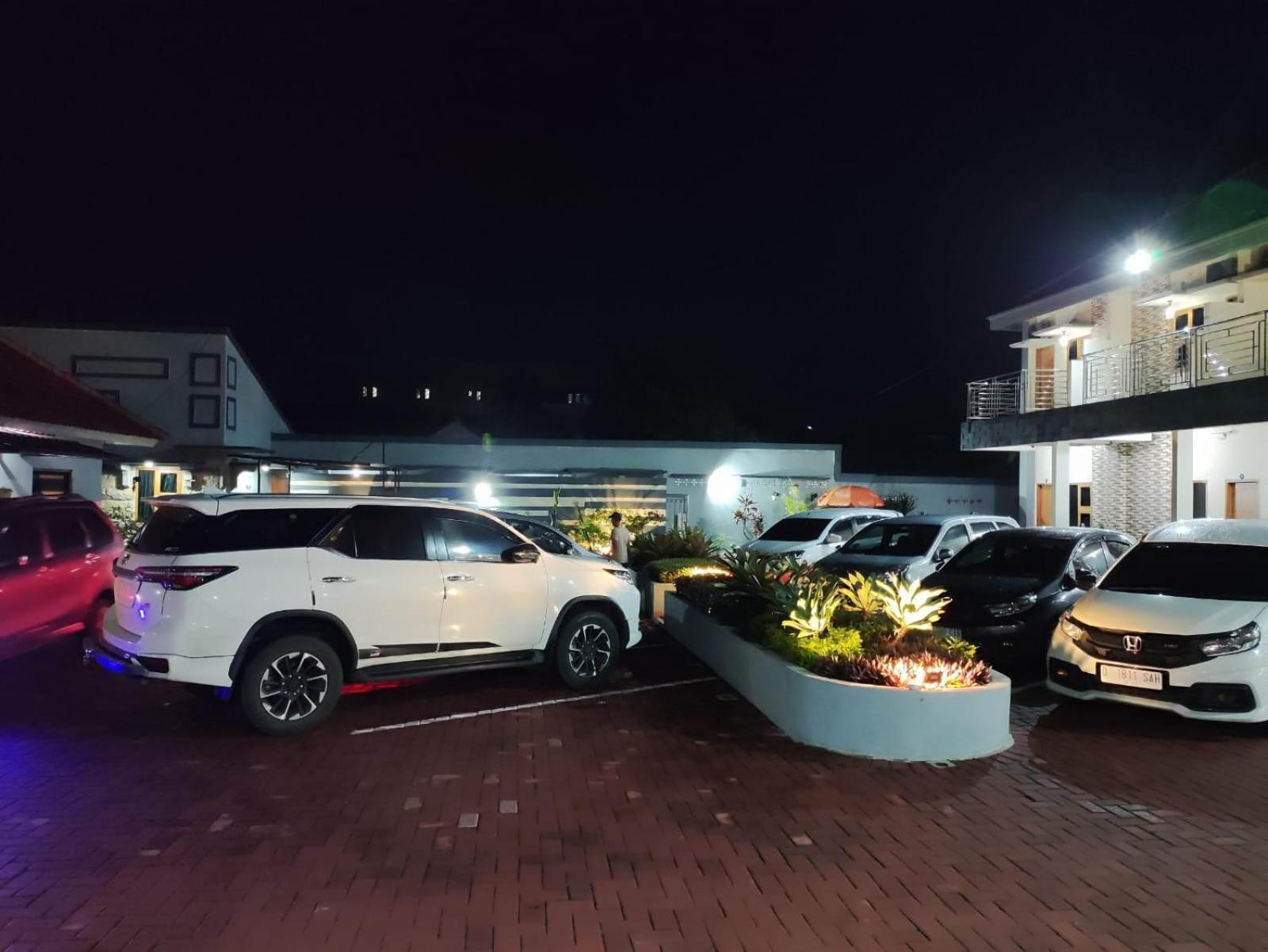 Hotel Cibening Пурвакарта Экстерьер фото