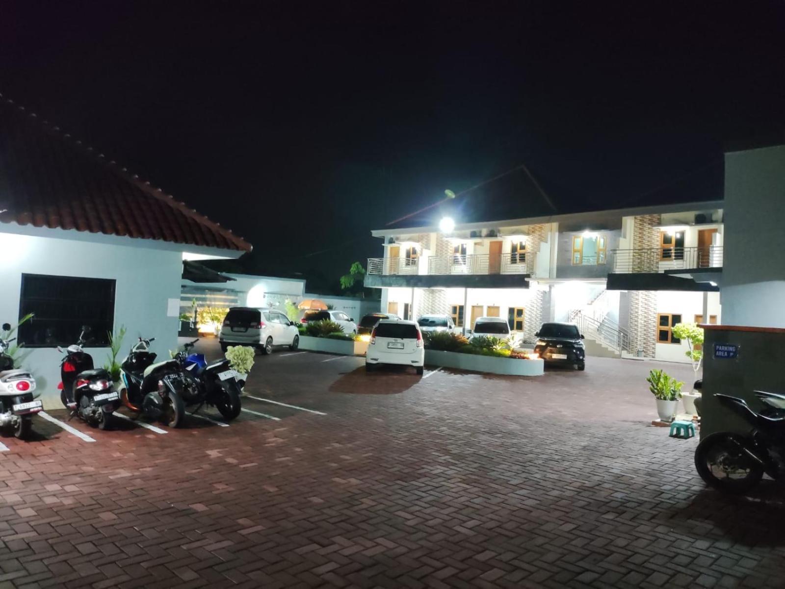 Hotel Cibening Пурвакарта Экстерьер фото