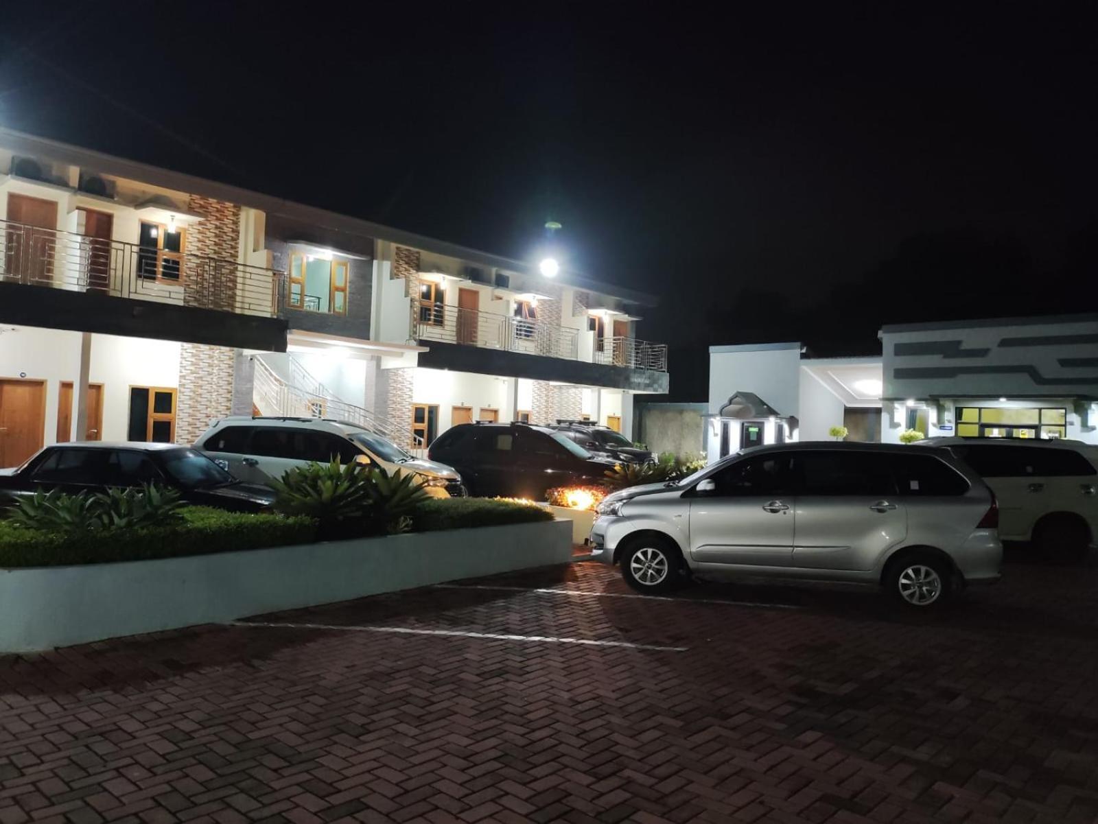 Hotel Cibening Пурвакарта Экстерьер фото