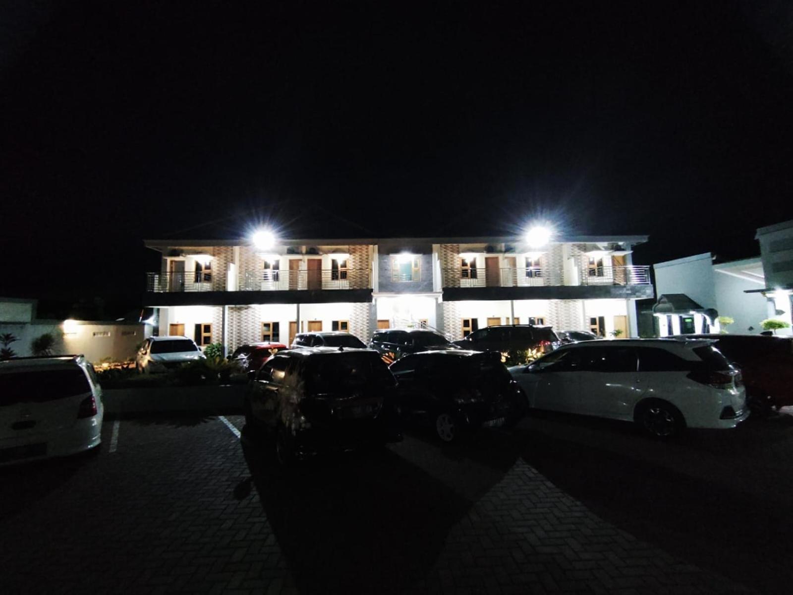 Hotel Cibening Пурвакарта Экстерьер фото