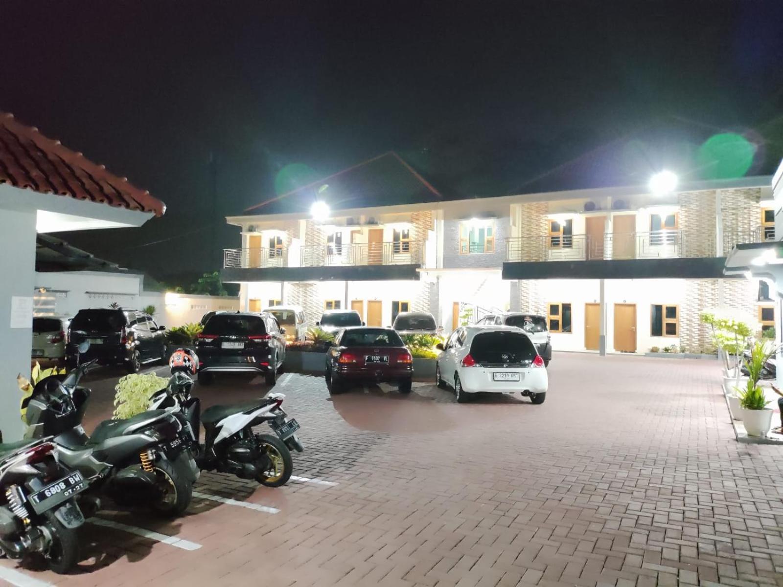 Hotel Cibening Пурвакарта Экстерьер фото
