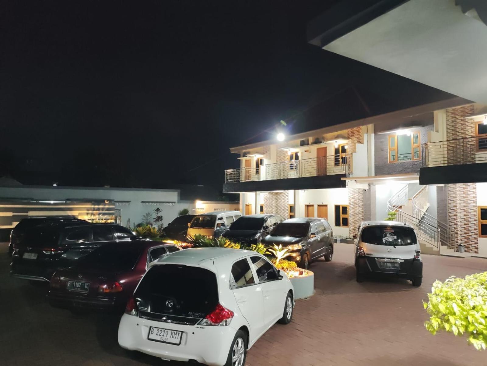 Hotel Cibening Пурвакарта Экстерьер фото
