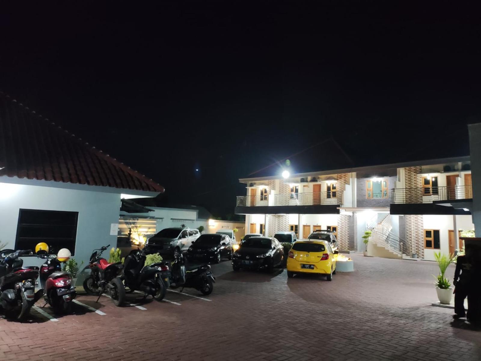Hotel Cibening Пурвакарта Экстерьер фото