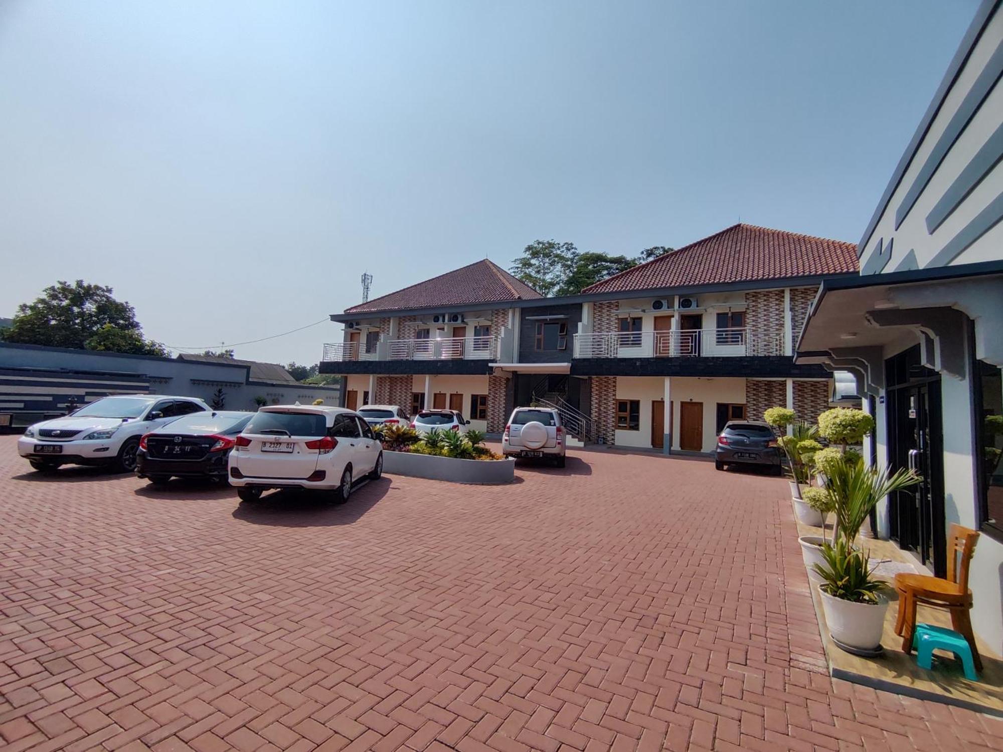 Hotel Cibening Пурвакарта Экстерьер фото