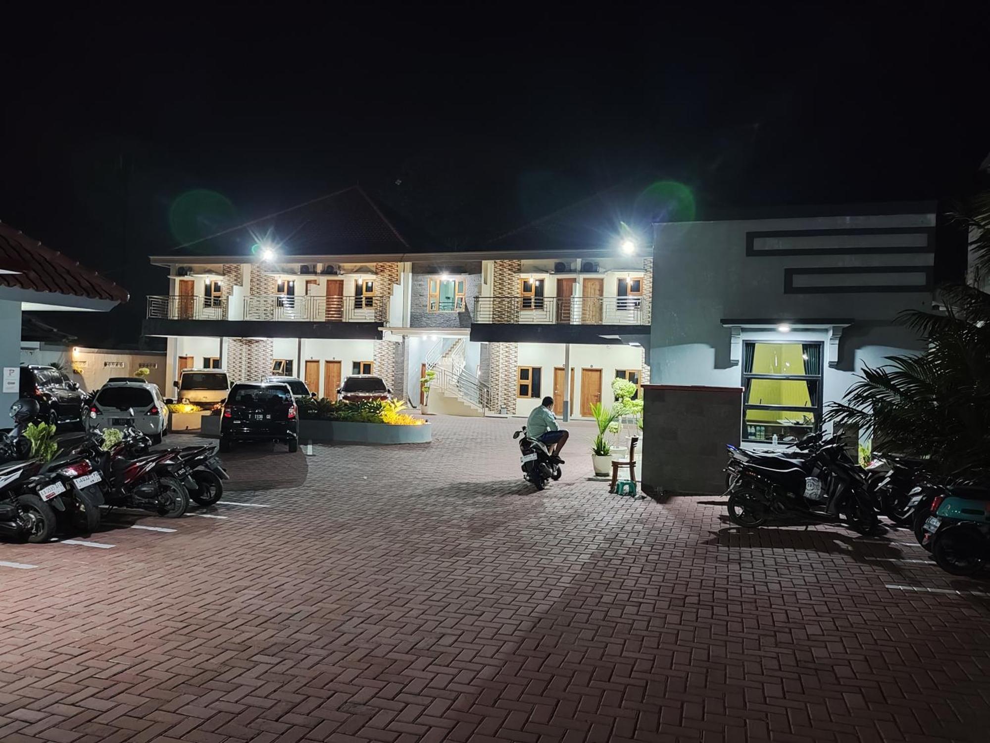 Hotel Cibening Пурвакарта Экстерьер фото