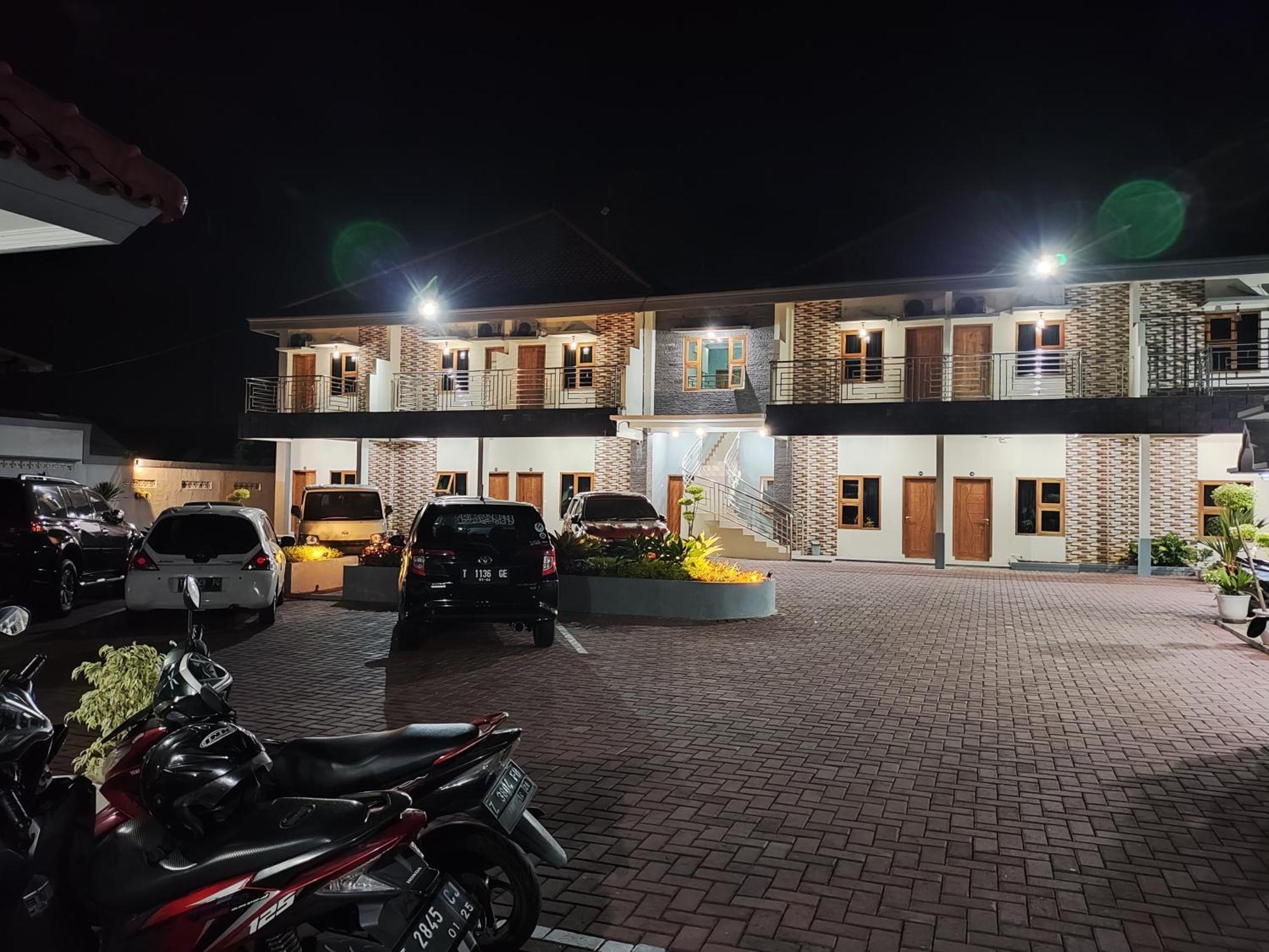 Hotel Cibening Пурвакарта Экстерьер фото