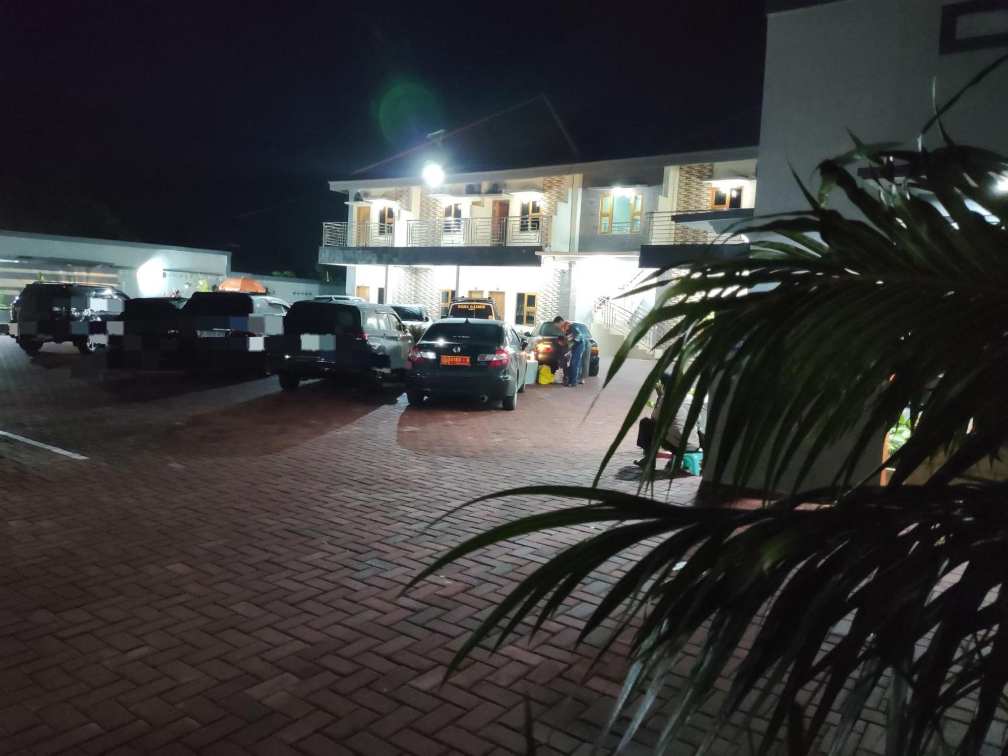 Hotel Cibening Пурвакарта Экстерьер фото