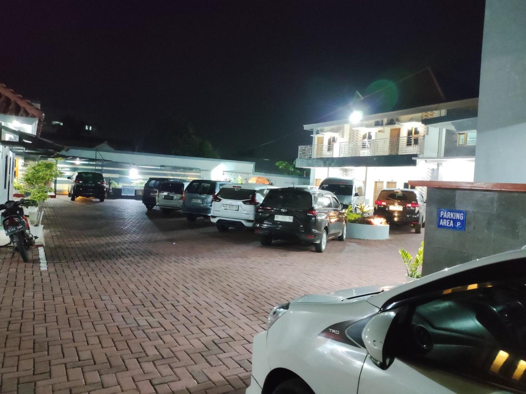 Hotel Cibening Пурвакарта Экстерьер фото