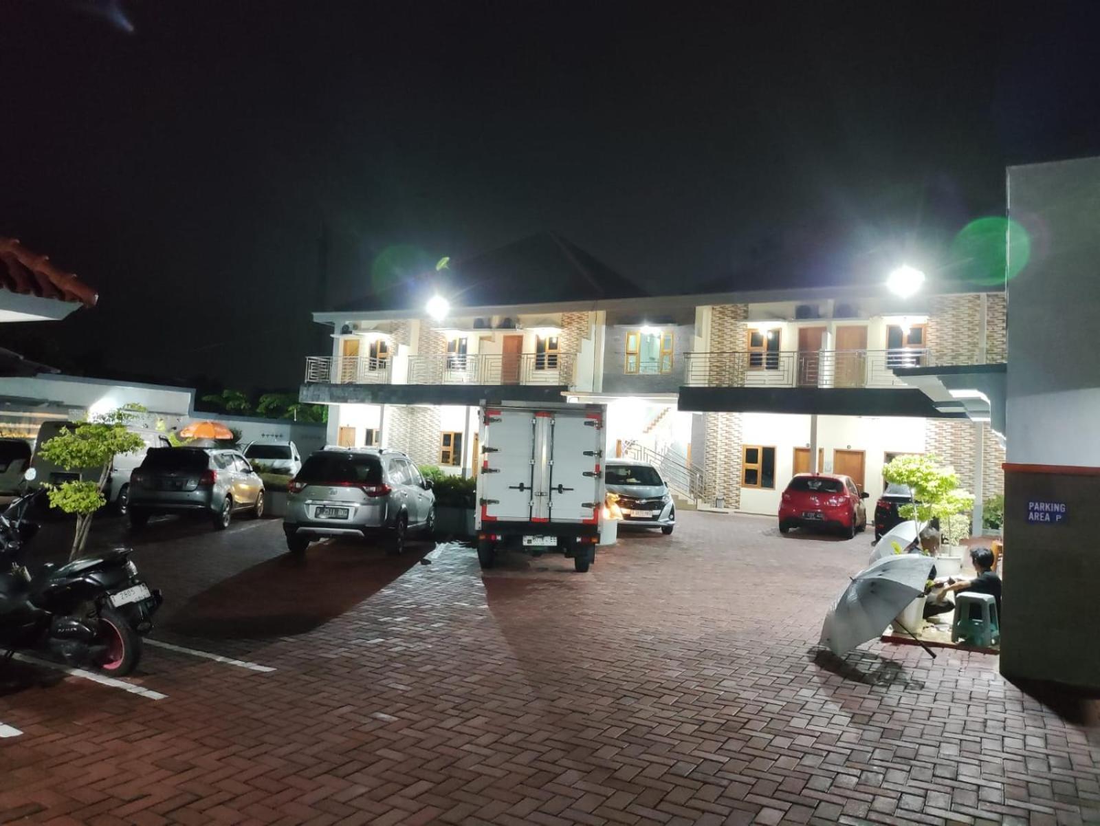 Hotel Cibening Пурвакарта Экстерьер фото